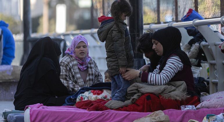Вынужденные переселенцы в Ливане вынуждены спать на улице.